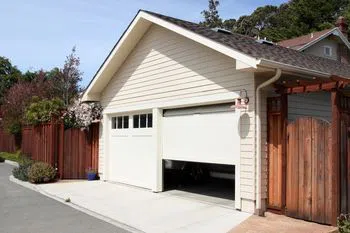 Golden Garage Door Service Melrose, MA 781-298-3050 - abt-cont-gr-18m